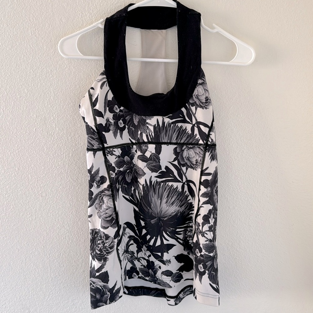 Lululemon active top with built in bra